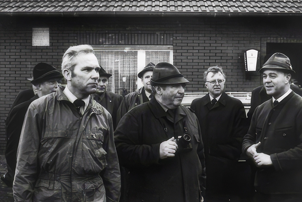 Gerhard Heermann, Kreisjägermeister Feigel, der Österreichische Falkner, Willi Heermann, Theo Sandmann, Bürgermeister Josef Hanekamp und Ministerpräsident Dr. Ernst Albrecht